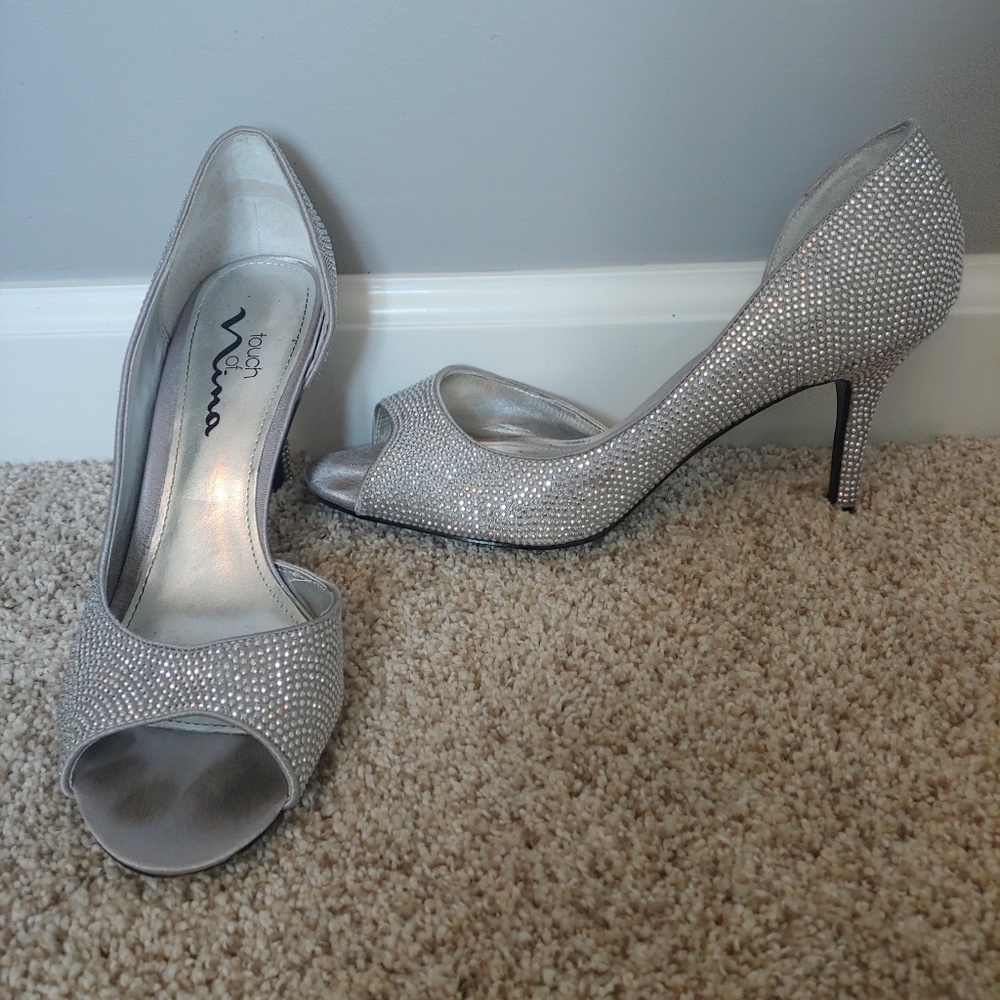 Silver heels - Picture 2 of 3